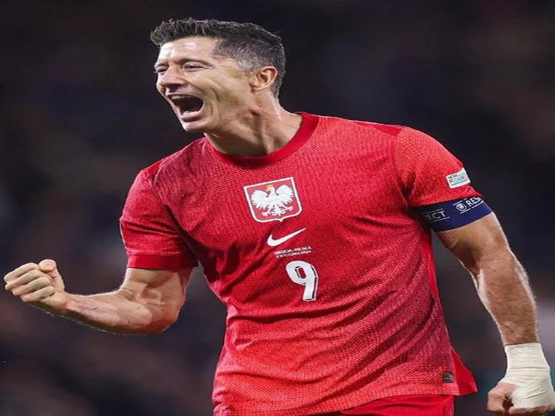 卡什:跟莱万并肩作战感觉很棒;希望能随波兰再踢一次世界杯